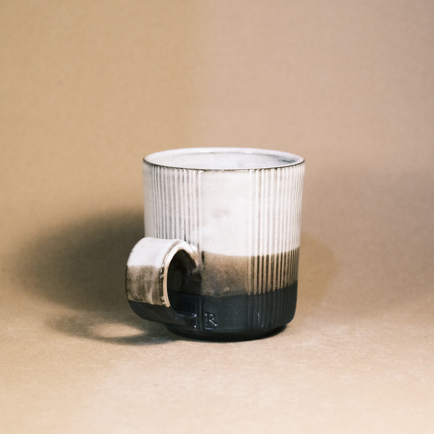 Matt black & White 03