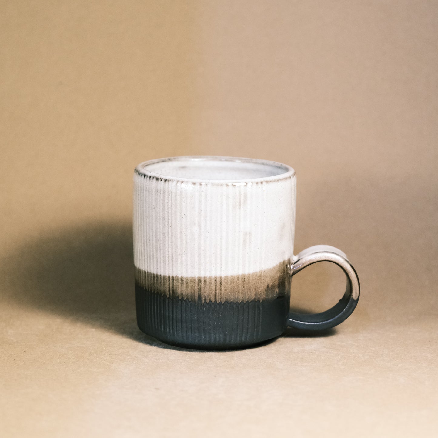 Matt black & White 02