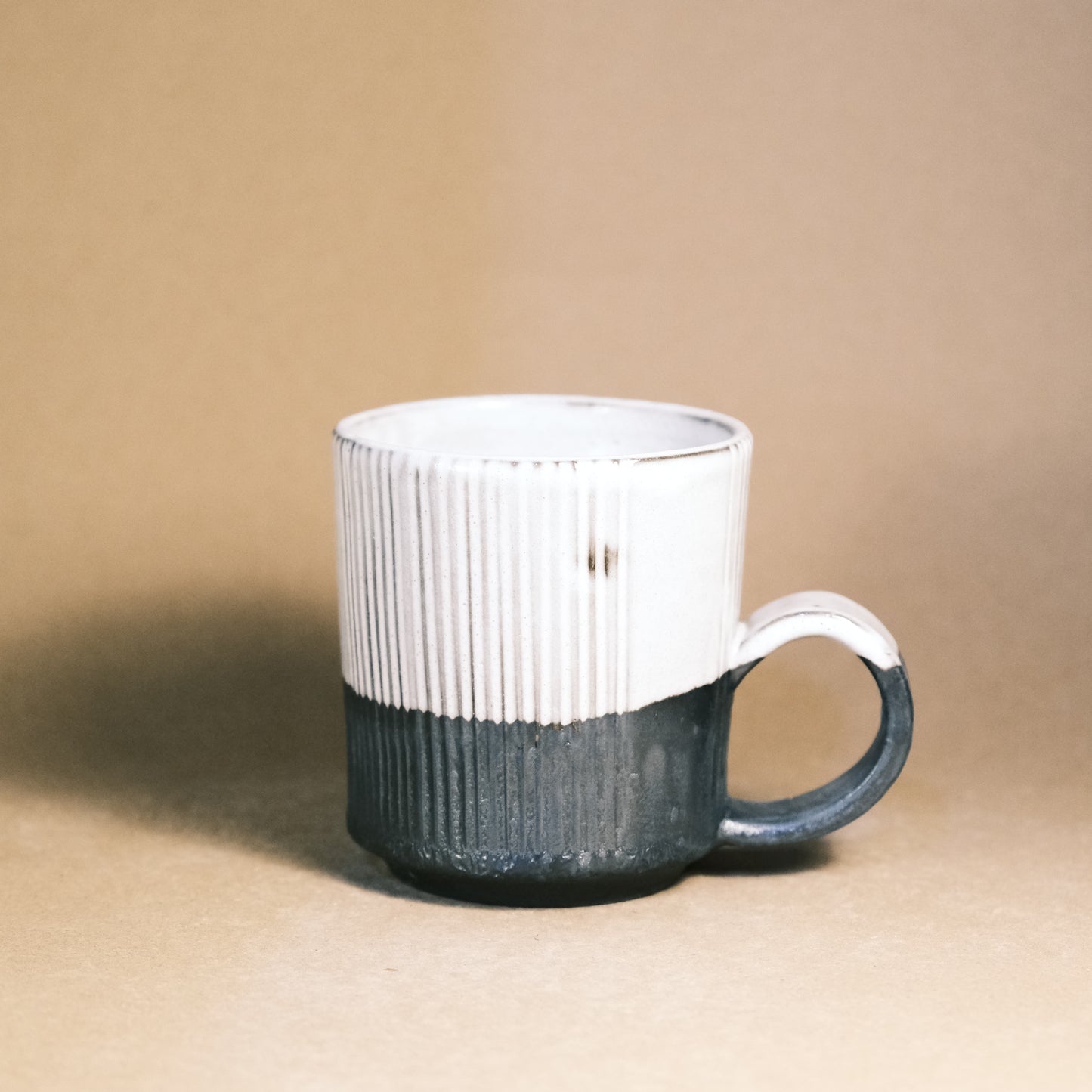 Matt black & White 01