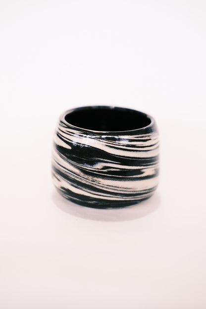 Black 01.