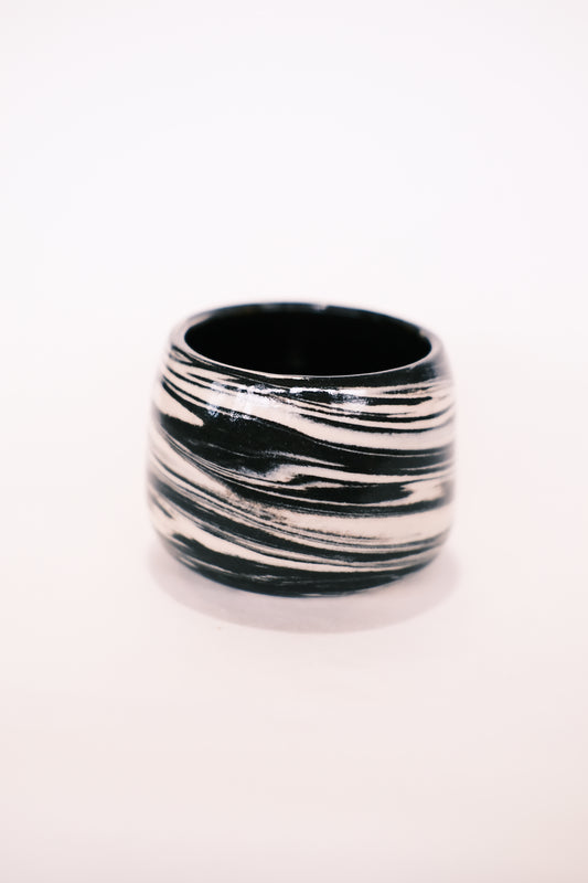 Black 01.