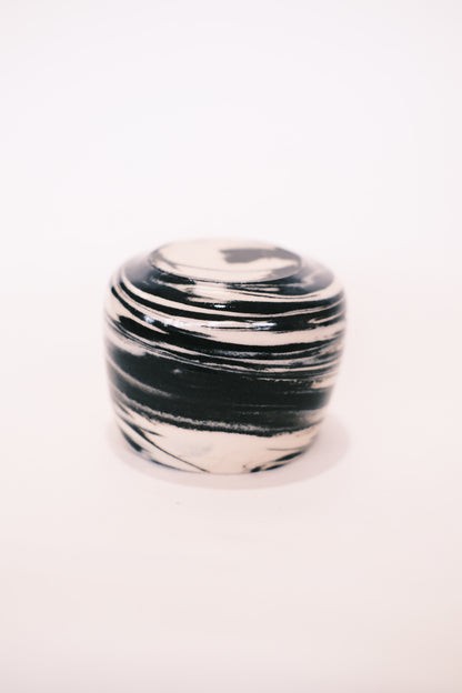Black 04.