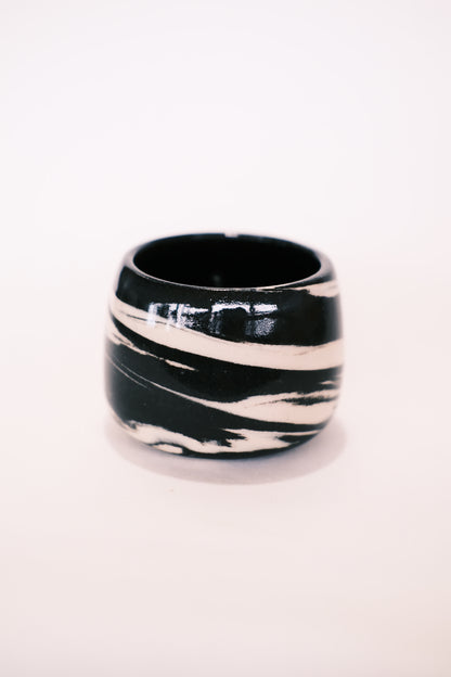 Black 05.
