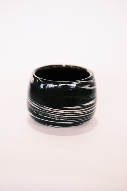 Black 06.
