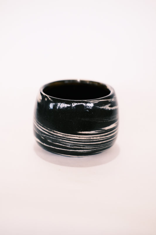 Black 06.