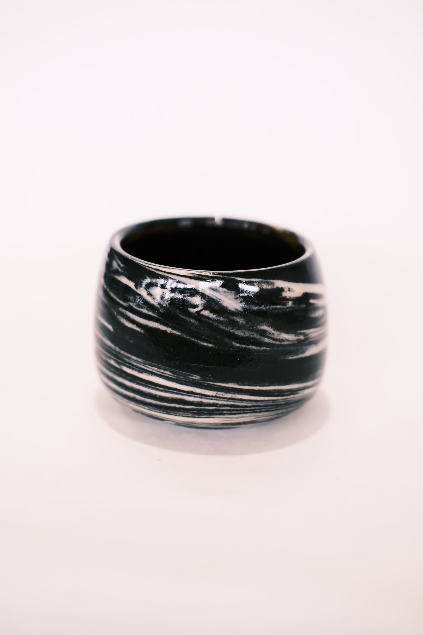 Black 06.