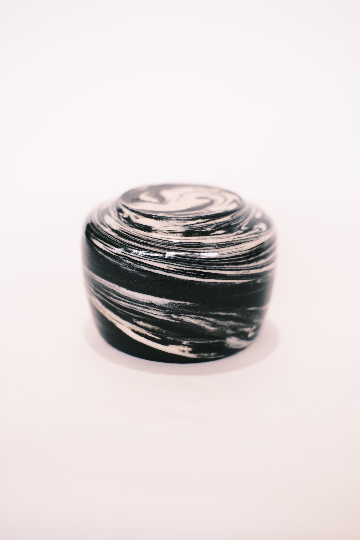 Black 06.