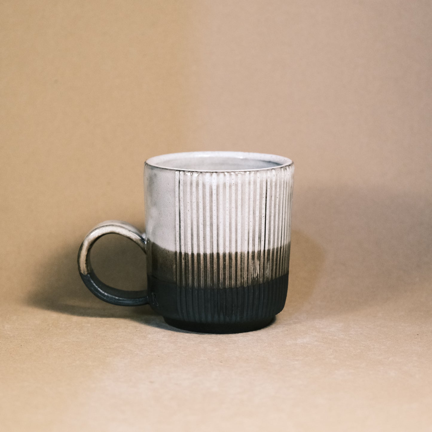 Matt black & White 04