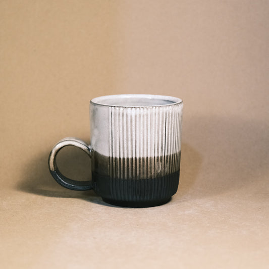 Matt black & White 04