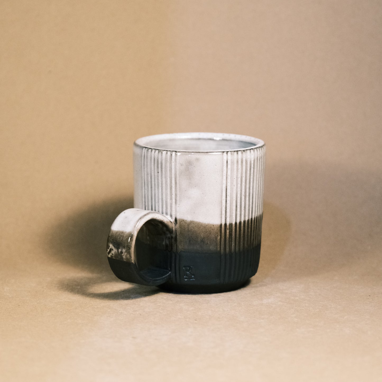 Matt black & White 04