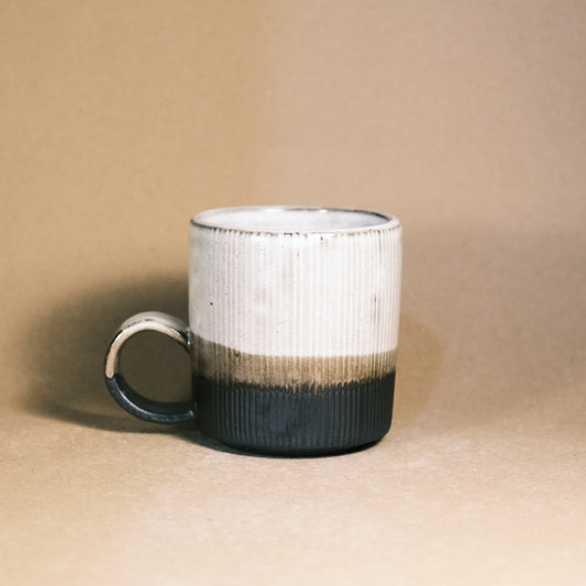 Matt black & White 02