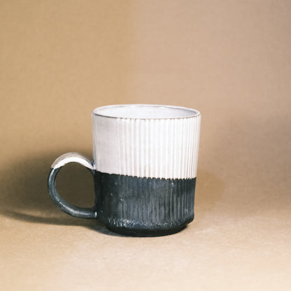 Matt black & White 01